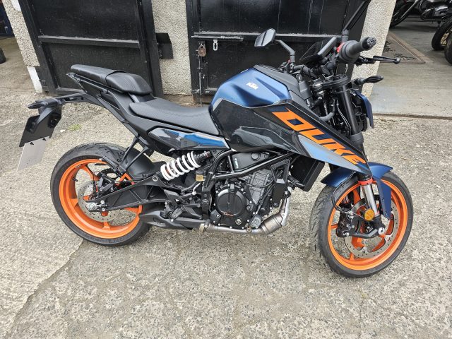 KTM DUKE 125