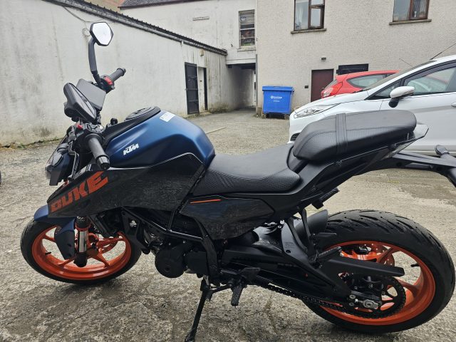 KTM DUKE 125