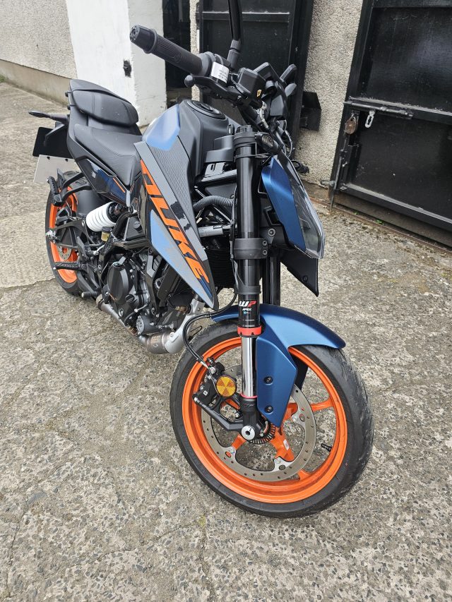 KTM DUKE 125
